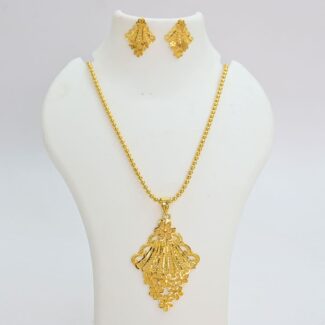 Elegant Forming Chain Pendant Set