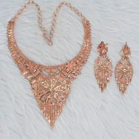 Short Necklace Set